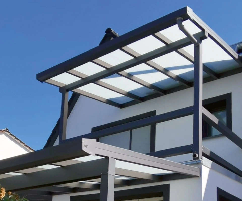 Balkonüberdachung Aluminium Anthrazit Glasdach Flachdach Modern