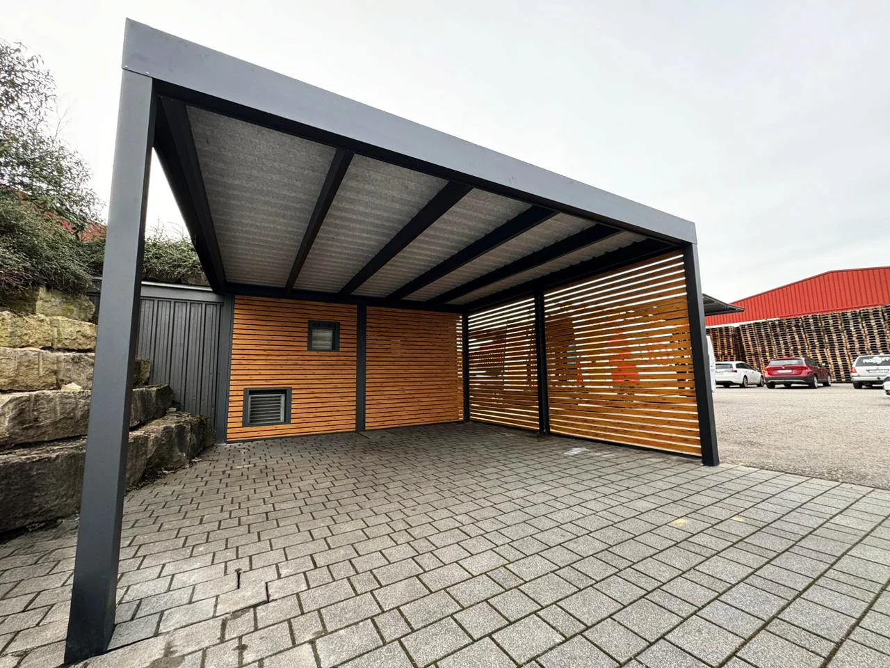 Carport Geräteraum Seitenpaneele Trapezdach Leverkusen