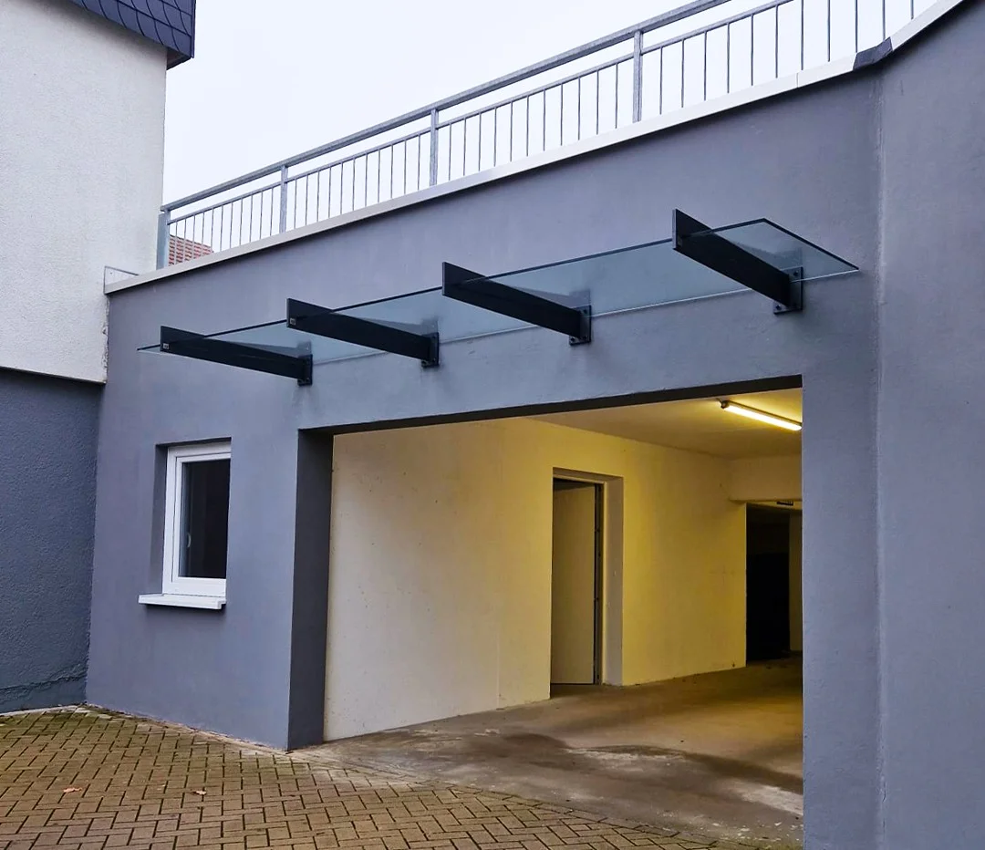 Glasvordach breit Dreifachhalter Anthrazit Langenfeld