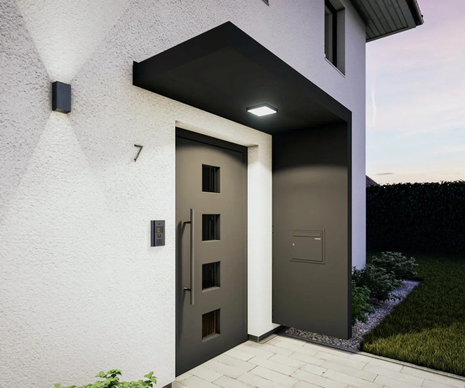 Sky-Line Designvordach mit LED-Beleuchtung bei Nacht in Bergisch Gladbach