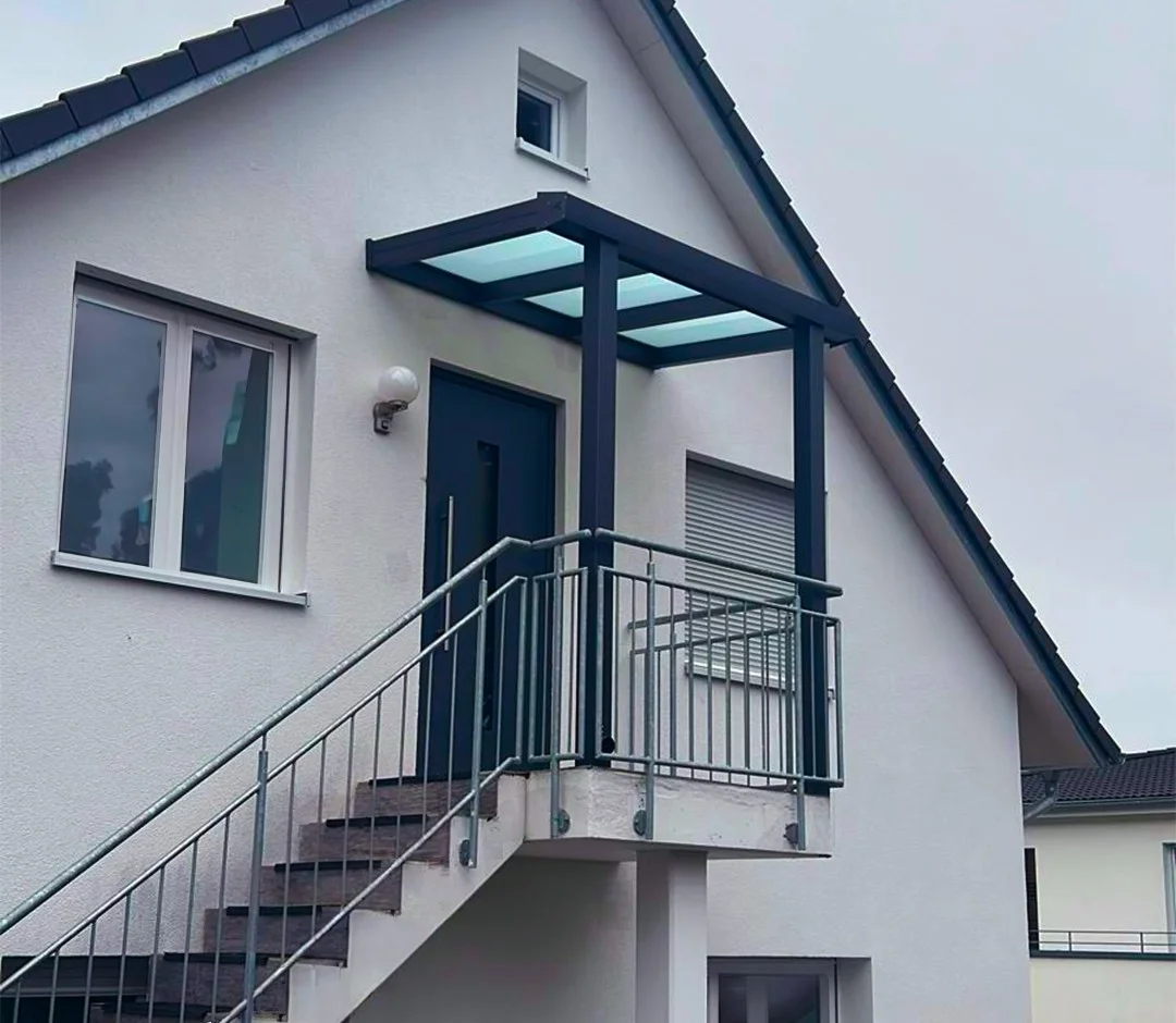 Vordach Aluminium Glasdach Außentreppe Geländer Hilden