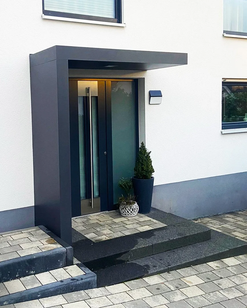 Vordach Box Anthrazit dreiseitig geschlossen Lohmar