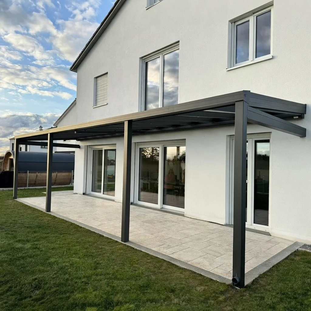 XL Aluminium-Terrassenüberdachung mit Glasdach in Leichlingen